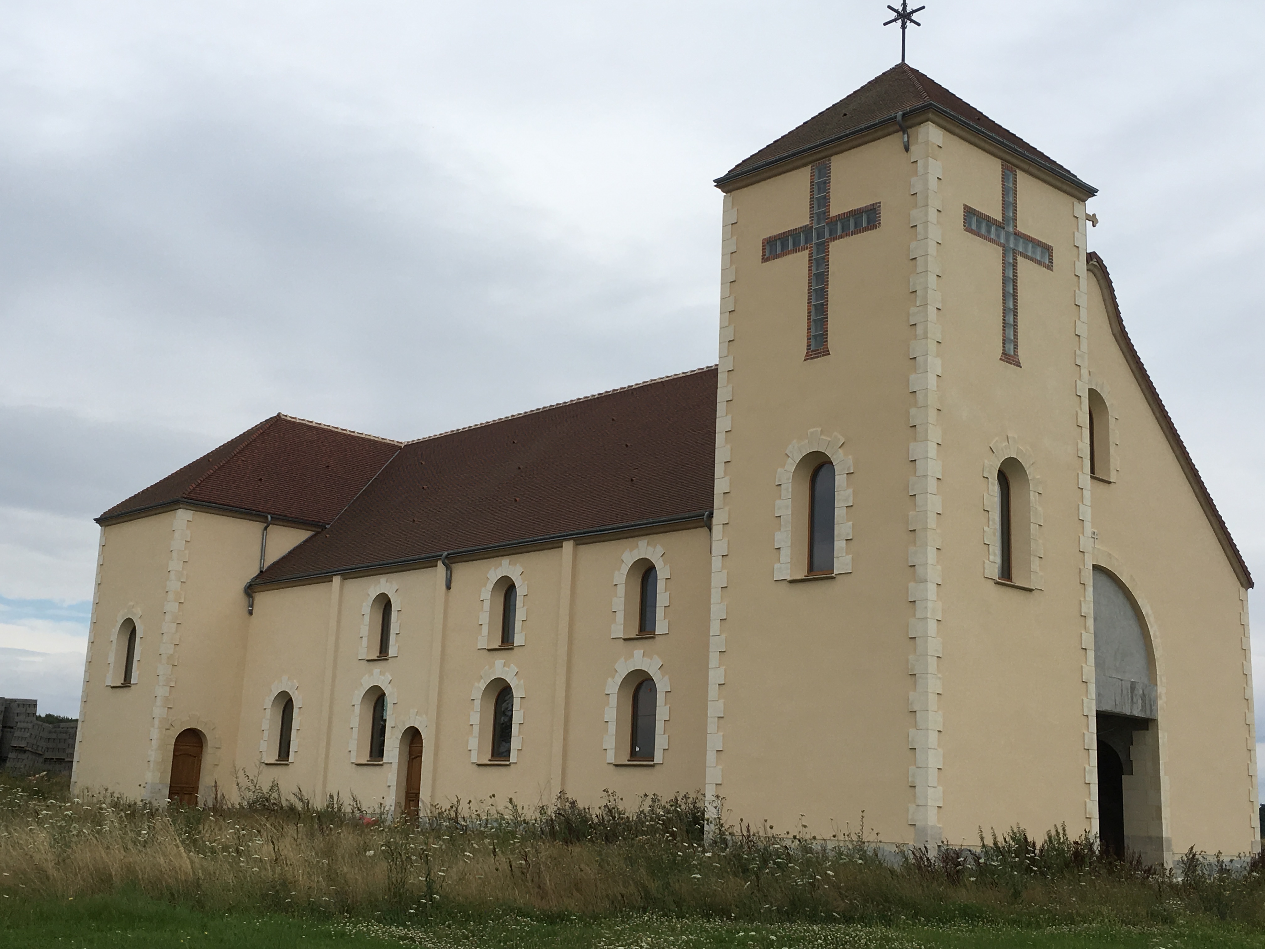 Monastère en pierre de Bourgogne des Carrières Sauvanet de la Nièvre