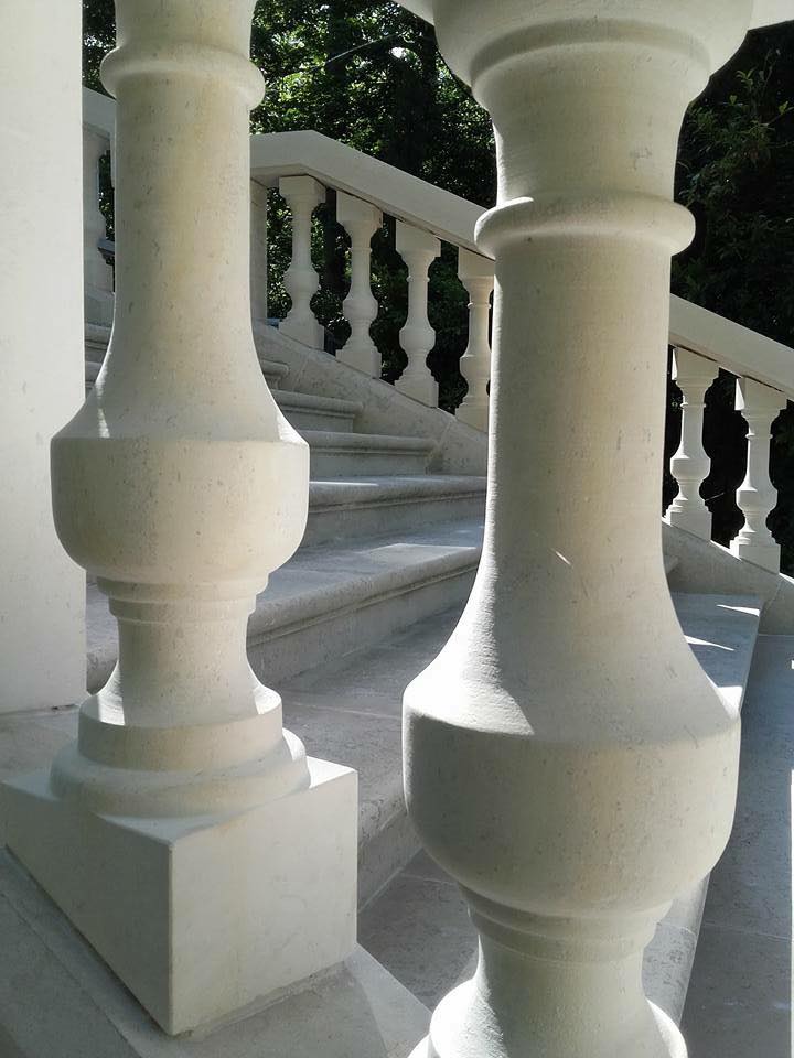 Stairs en pierre de Bourgogne des Carrières Sauvanet de la Nièvre